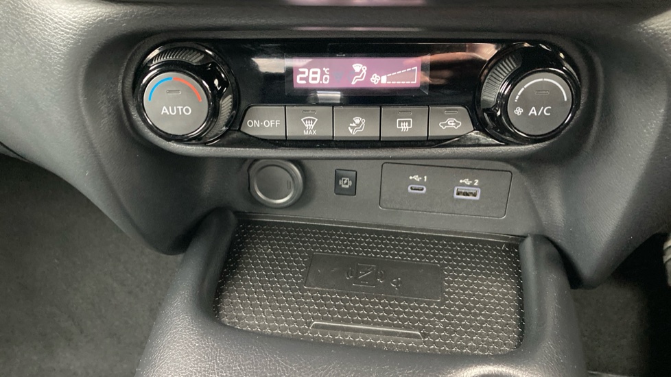Nissan Juke 1.0 DiG-T N-Connecta 5dr DCT Petrol Hatchback - Image 23