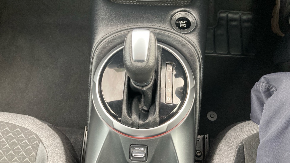 Nissan Juke 1.0 DiG-T N-Connecta 5dr DCT Petrol Hatchback - Image 24
