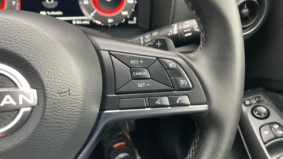 Nissan Juke 1.0 DiG-T N-Connecta 5dr DCT Petrol Hatchback - Image 27