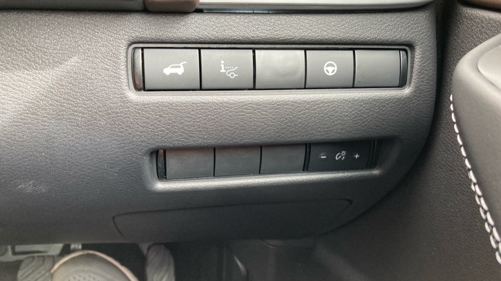 Nissan Qashqai 1.5 E-Power Tekna 5dr Auto Hybrid Hatchback - Image 39