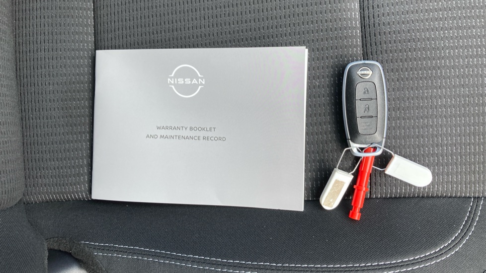 Nissan Qashqai 1.3 DiG-T MH Acenta Premium 5dr Petrol Hatchback - Image 19