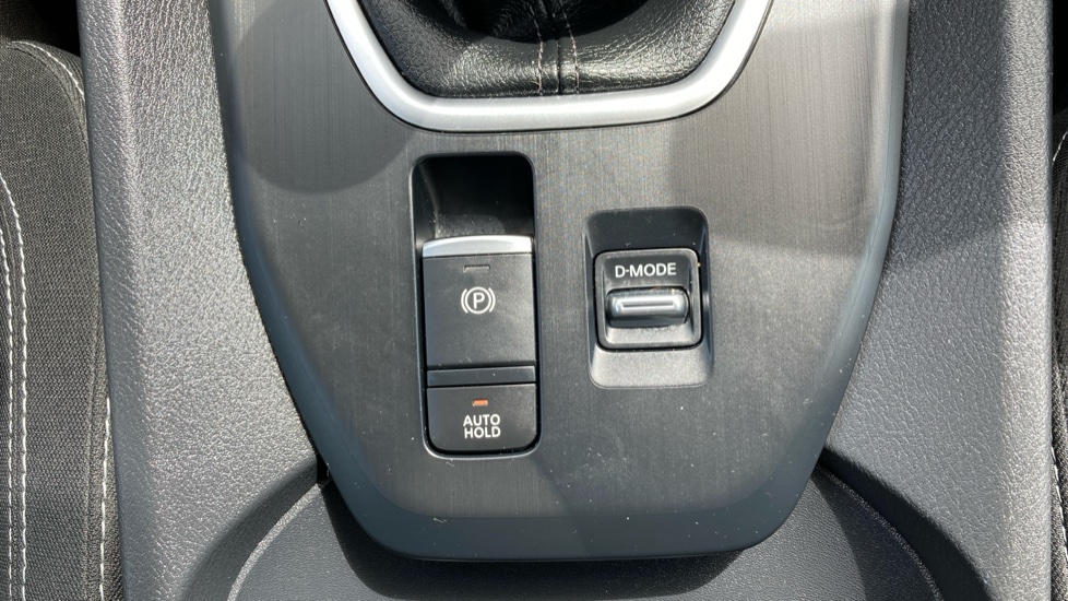 Nissan Qashqai 1.3 DiG-T MH Acenta Premium 5dr Petrol Hatchback - Image 26
