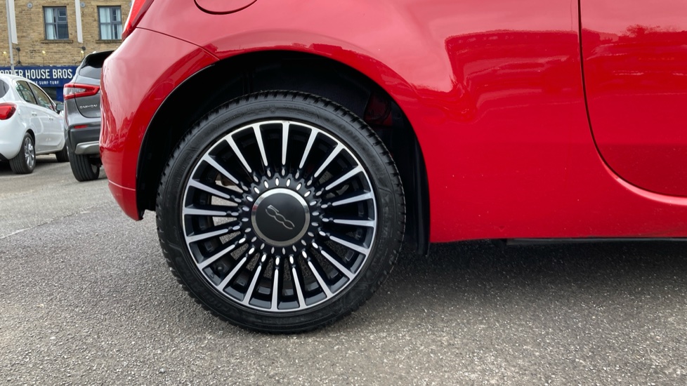 Fiat 500 1.2 Lounge 3dr Petrol Hatchback - Image 7