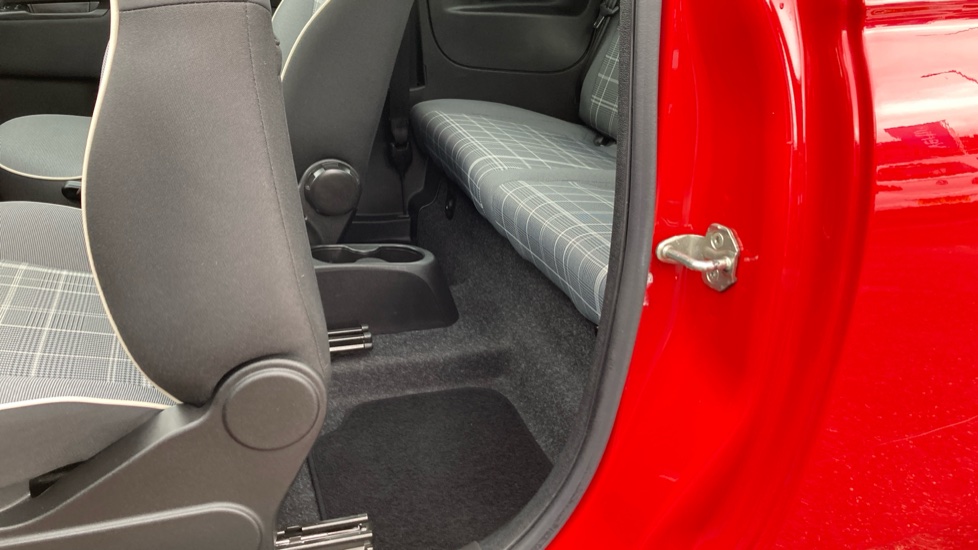 Fiat 500 1.2 Lounge 3dr Petrol Hatchback - Image 16