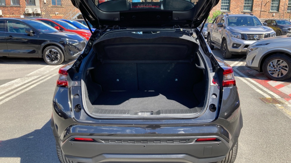 Nissan Juke 1.0 DiG-T 114 N-Connecta 5dr DCT Petrol Hatchback - Image 4
