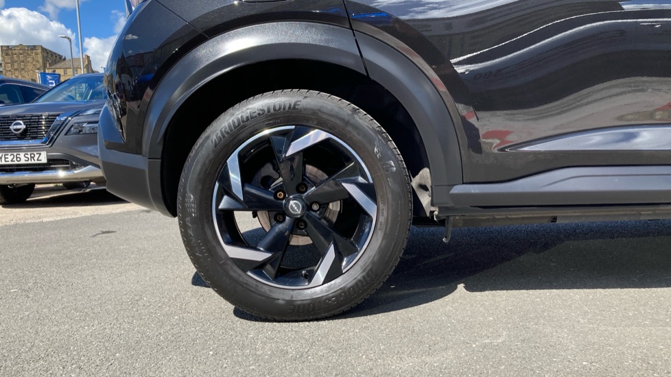 Nissan Juke 1.0 DiG-T 114 N-Connecta 5dr DCT Petrol Hatchback - Image 7