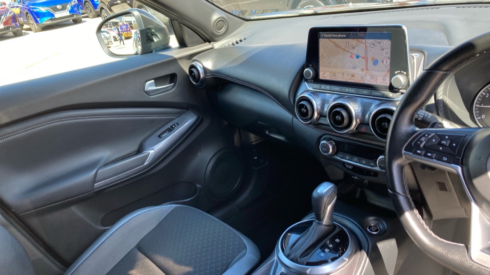 Nissan Juke 1.0 DiG-T 114 N-Connecta 5dr DCT Petrol Hatchback - Image 14