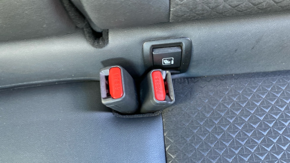 Nissan Juke 1.0 DiG-T 114 N-Connecta 5dr DCT Petrol Hatchback - Image 17