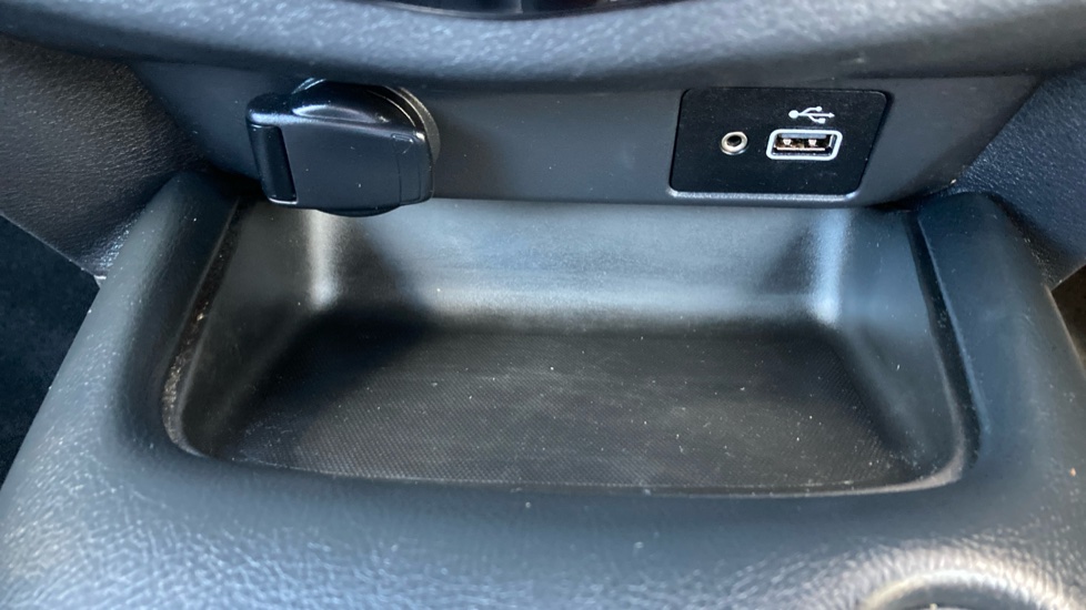 Nissan Juke 1.0 DiG-T 114 N-Connecta 5dr DCT Petrol Hatchback - Image 25