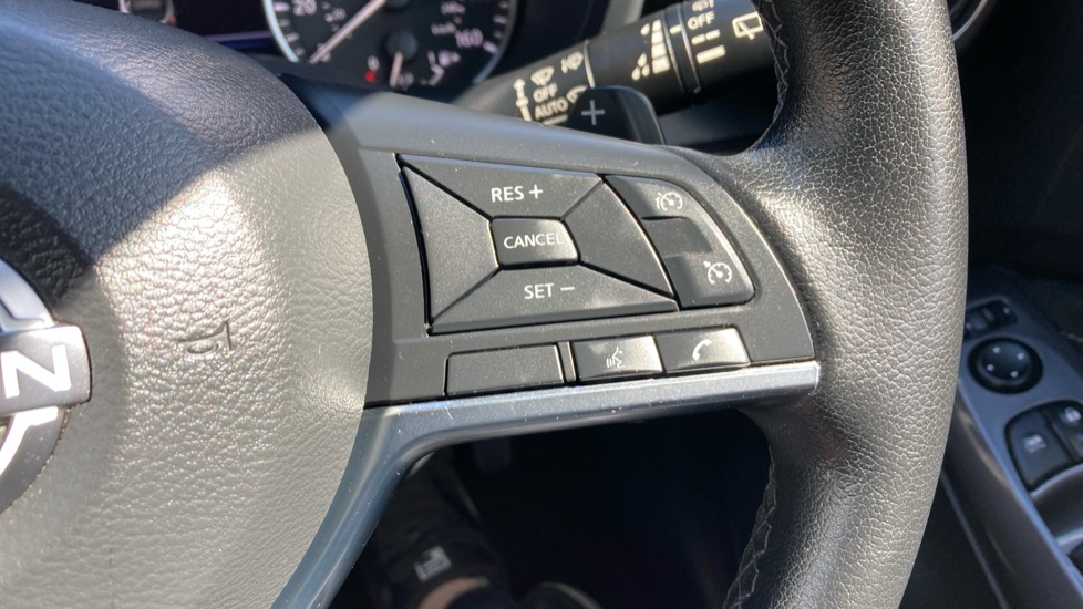 Nissan Juke 1.0 DiG-T 114 N-Connecta 5dr DCT Petrol Hatchback - Image 30