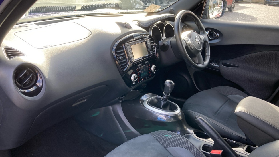 Nissan Juke 1.2 DiG-T N-Connecta 5dr Petrol Hatchback - Image 9