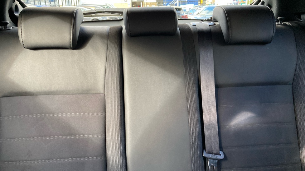 Nissan Juke 1.2 DiG-T N-Connecta 5dr Petrol Hatchback - Image 15