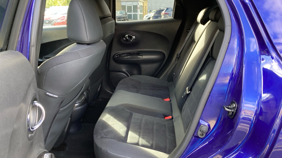Nissan Juke 1.2 DiG-T N-Connecta 5dr Petrol Hatchback - Image 16