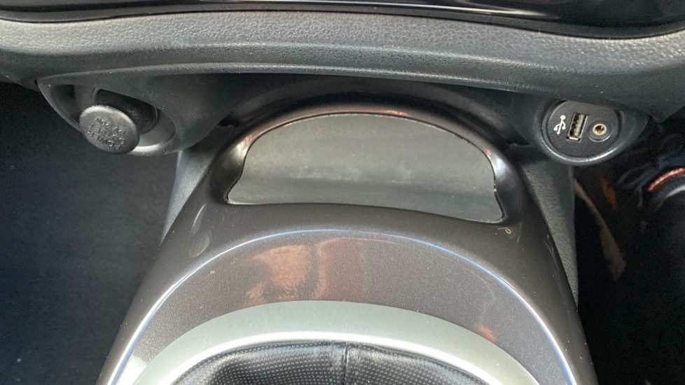 Nissan Juke 1.2 DiG-T N-Connecta 5dr Petrol Hatchback - Image 22