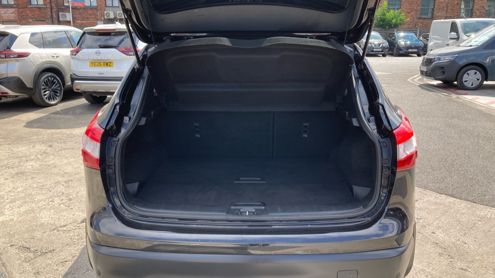 Nissan Qashqai 1.2 DiG-T Tekna [Non-Panoramic] 5dr Xtronic Petrol Hatchback - Image 4