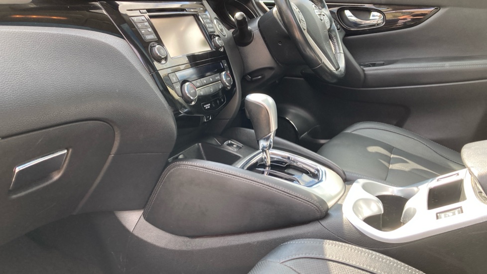 Nissan Qashqai 1.2 DiG-T Tekna [Non-Panoramic] 5dr Xtronic Petrol Hatchback - Image 13