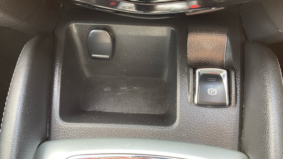 Nissan Qashqai 1.2 DiG-T Tekna [Non-Panoramic] 5dr Xtronic Petrol Hatchback - Image 22