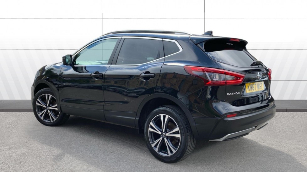 Nissan Qashqai 1.5 dCi N-Connecta 5dr Diesel Hatchback - Image 2