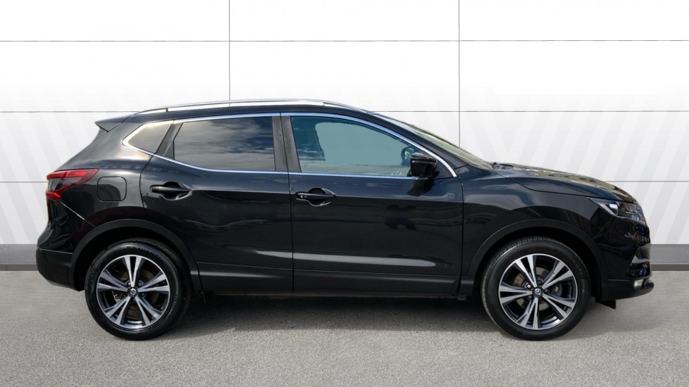 Nissan Qashqai 1.5 dCi N-Connecta 5dr Diesel Hatchback - Image 5