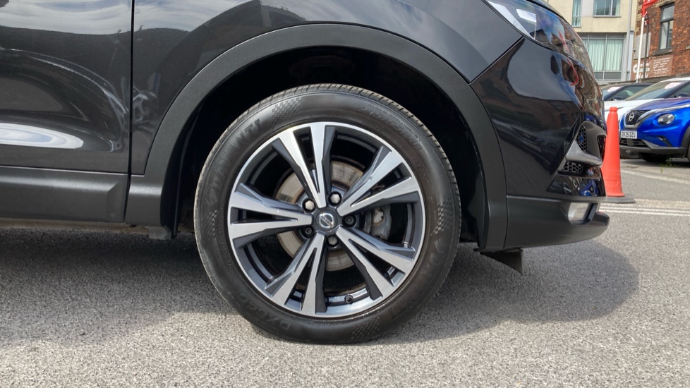 Nissan Qashqai 1.5 dCi N-Connecta 5dr Diesel Hatchback - Image 7