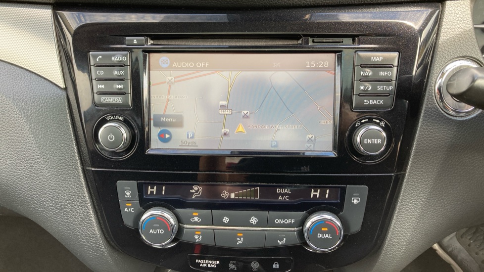 Nissan Qashqai 1.5 dCi N-Connecta 5dr Diesel Hatchback - Image 12