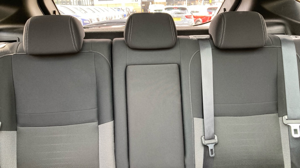 Nissan Qashqai 1.5 dCi N-Connecta 5dr Diesel Hatchback - Image 15