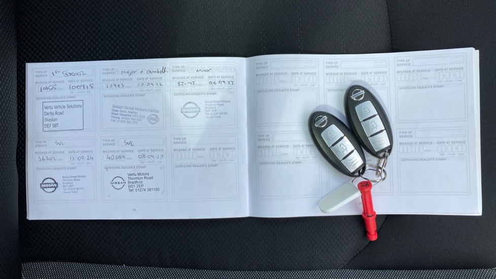 Nissan Qashqai 1.5 dCi N-Connecta 5dr Diesel Hatchback - Image 19
