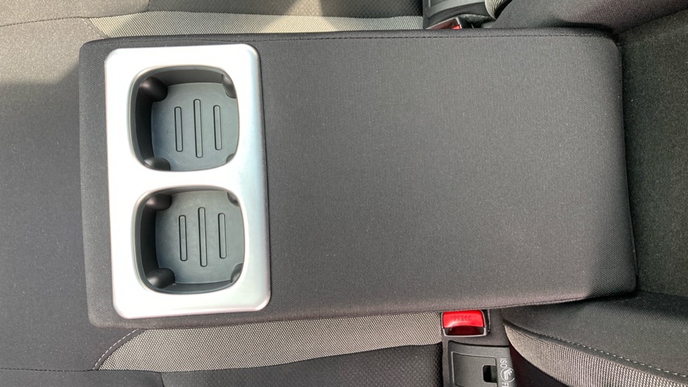 Nissan Qashqai 1.5 dCi N-Connecta 5dr Diesel Hatchback - Image 22