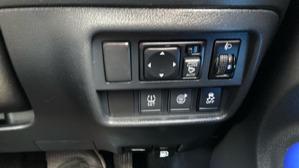 Nissan Juke 1.6 [112] Tekna 5dr CVT [Bose] Petrol Hatchback - Image 31