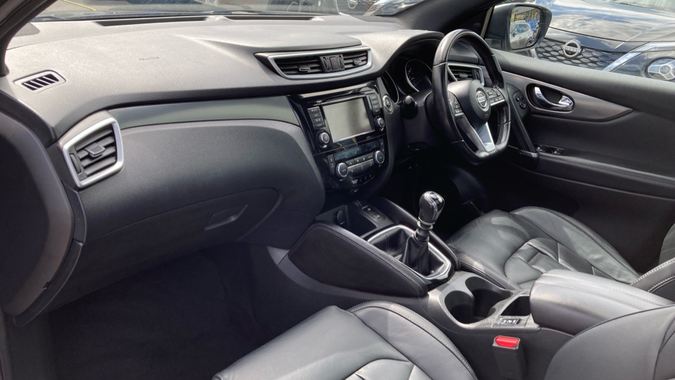 Nissan Qashqai 1.5 dCi 115 Tekna+ 5dr Diesel Hatchback - Image 9