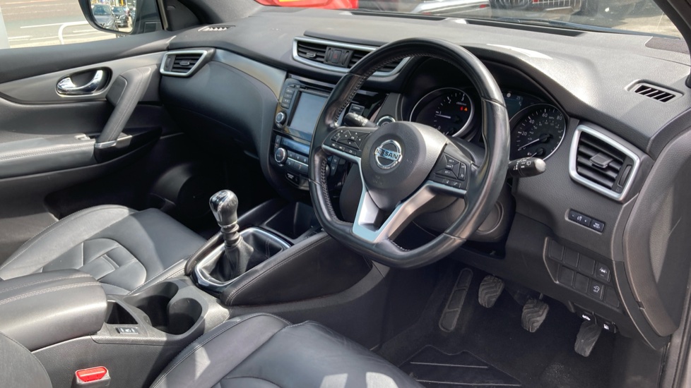 Nissan Qashqai 1.5 dCi 115 Tekna+ 5dr Diesel Hatchback - Image 11