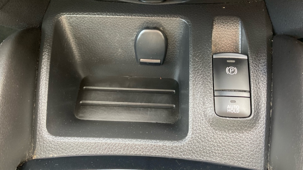 Nissan Qashqai 1.5 dCi 115 Tekna+ 5dr Diesel Hatchback - Image 26
