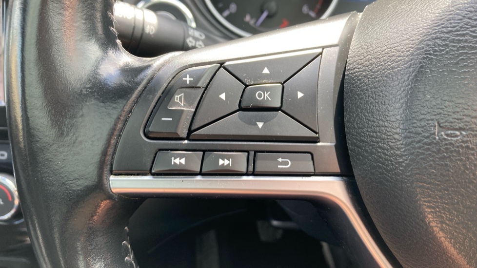 Nissan Qashqai 1.5 dCi 115 Tekna+ 5dr Diesel Hatchback - Image 27