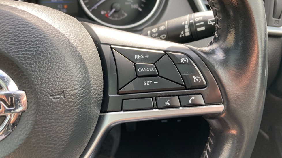Nissan Qashqai 1.5 dCi 115 Tekna+ 5dr Diesel Hatchback - Image 28
