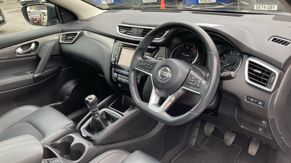Nissan Qashqai 1.5 dCi Tekna 5dr Diesel Hatchback - Image 11