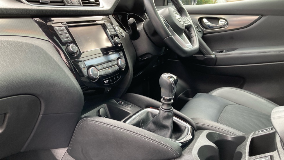 Nissan Qashqai 1.5 dCi Tekna 5dr Diesel Hatchback - Image 13