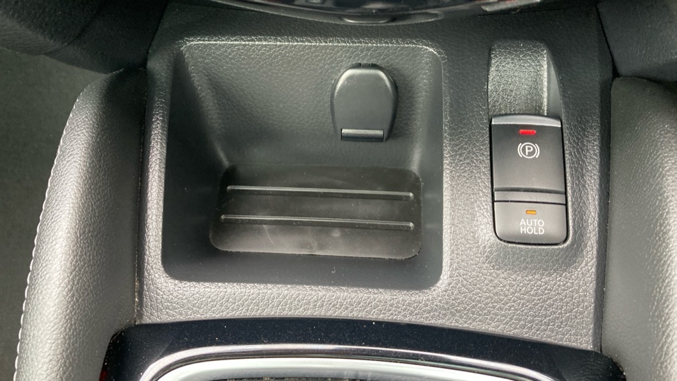 Nissan Qashqai 1.5 dCi Tekna 5dr Diesel Hatchback - Image 26