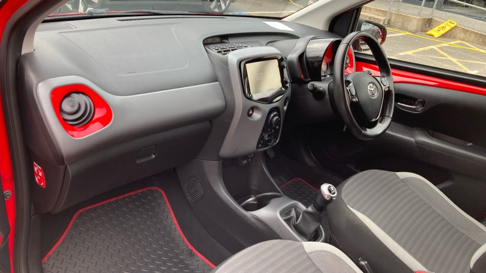 Toyota Aygo 1.0 VVT-i X-Play 5dr Petrol Hatchback - Image 9