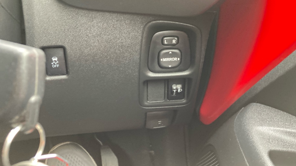 Toyota Aygo 1.0 VVT-i X-Play 5dr Petrol Hatchback - Image 27