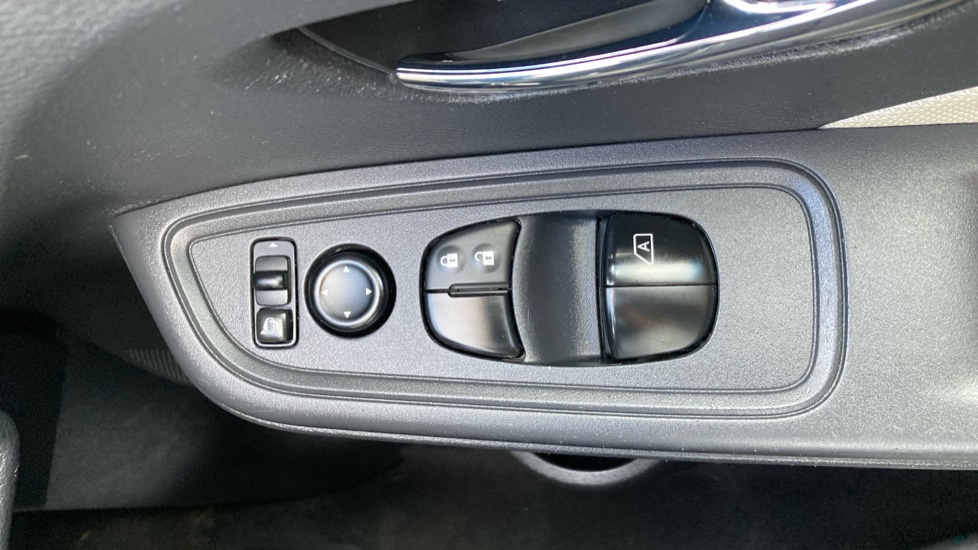 Nissan Micra 1.5 dCi N-Connecta 5dr Diesel Hatchback - Image 25