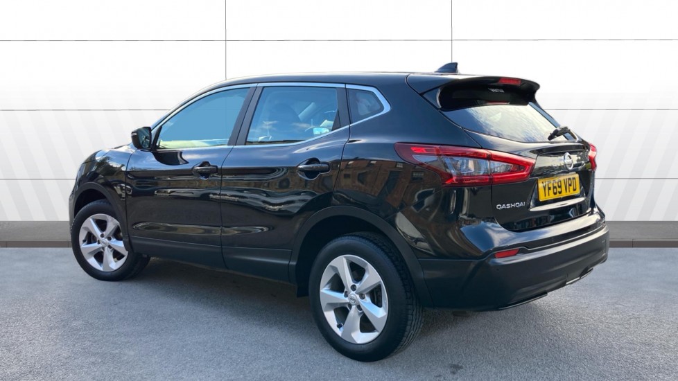 Nissan Qashqai 1.3 DiG-T Acenta Premium 5dr Petrol Hatchback - Image 2