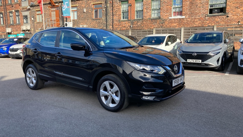Nissan Qashqai 1.3 DiG-T Acenta Premium 5dr Petrol Hatchback - Image 8