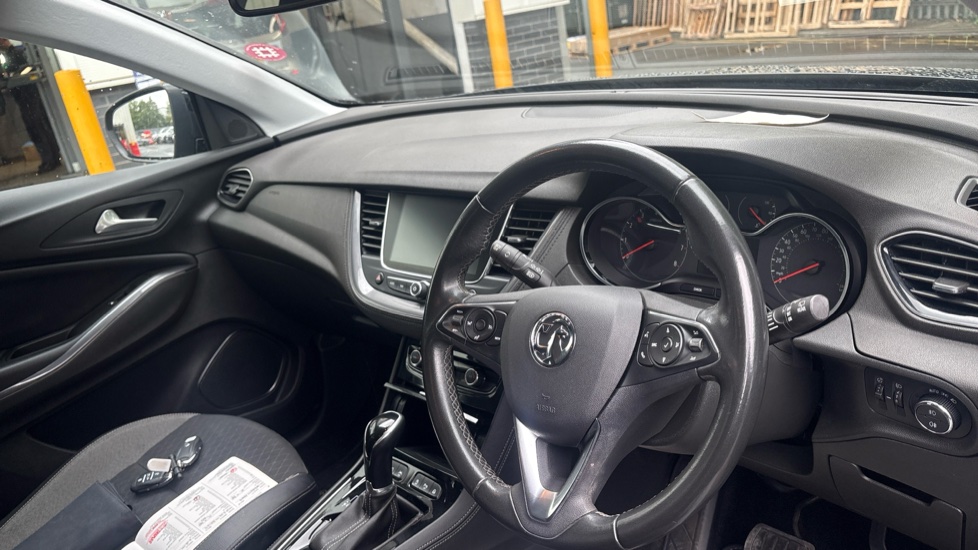 Vauxhall Grandland X 1.2 Turbo Griffin Edition 5dr Auto Petrol Hatchback - Image 11