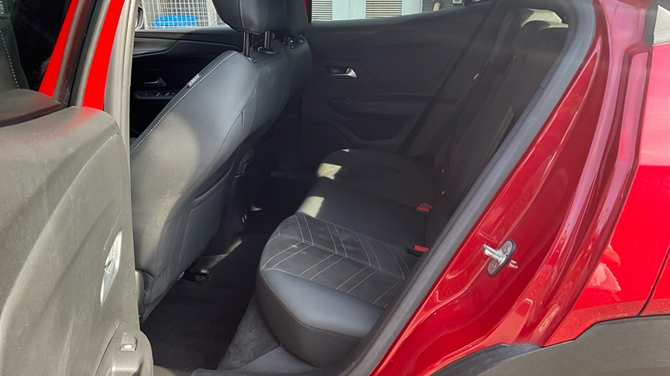 Vauxhall Mokka 100kW Ultimate 50kWh 5dr Auto Electric Hatchback - Image 16
