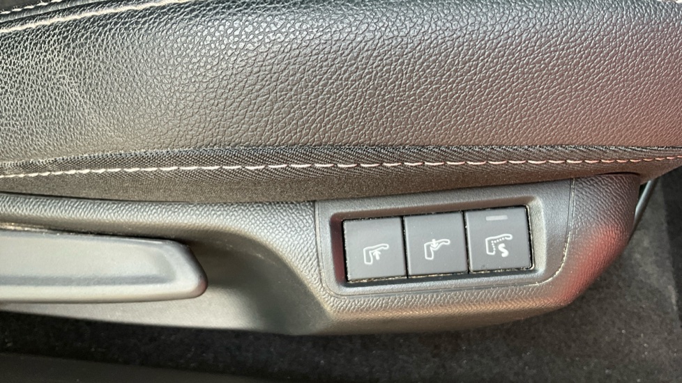 Vauxhall Mokka 100kW Ultimate 50kWh 5dr Auto Electric Hatchback - Image 32