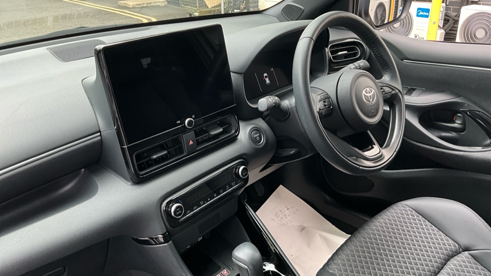 Toyota Yaris 1.5 Hybrid Excel 5dr CVT Hybrid Hatchback - Image 9