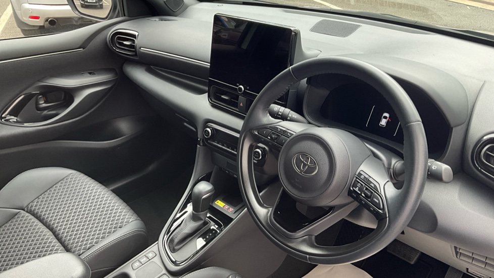 Toyota Yaris 1.5 Hybrid Excel 5dr CVT Hybrid Hatchback - Image 11