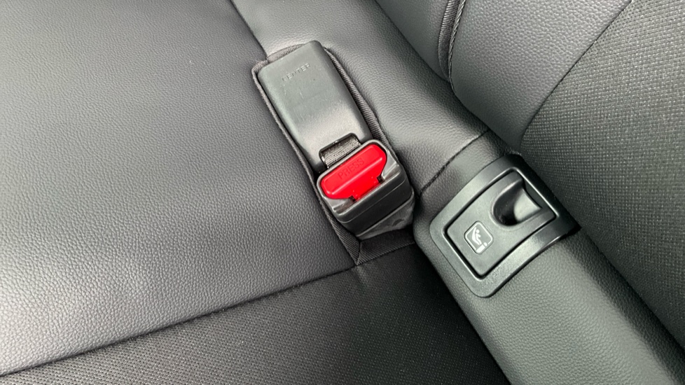 Toyota Yaris 1.5 Hybrid Excel 5dr CVT Hybrid Hatchback - Image 17