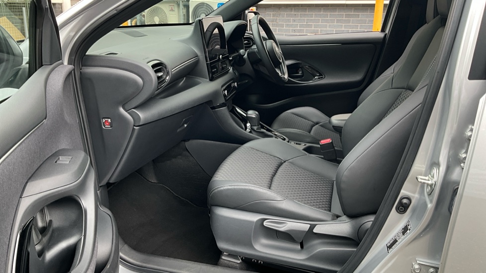 Toyota Yaris 1.5 Hybrid Excel 5dr CVT Hybrid Hatchback - Image 23