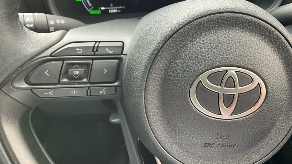 Toyota Yaris 1.5 Hybrid Excel 5dr CVT Hybrid Hatchback - Image 32
